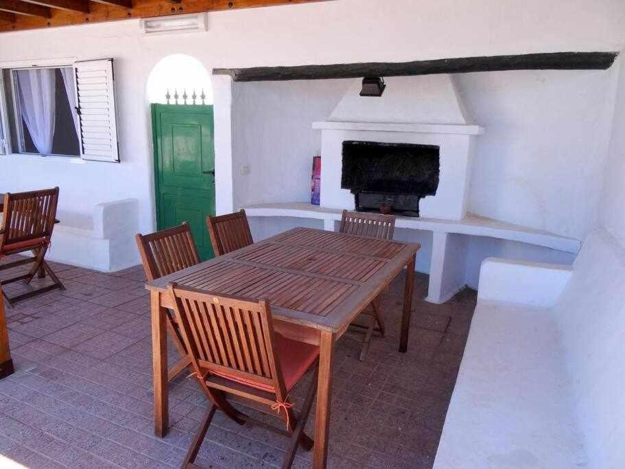 Casa Descanso Con Jacuzzi En Playa Quemada Exterior photo